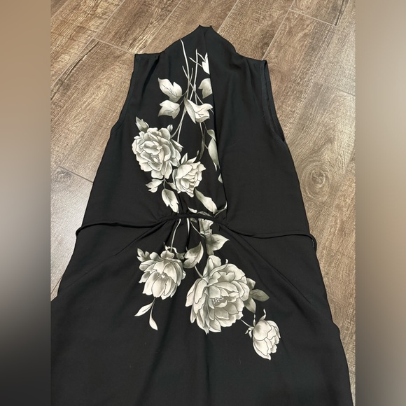 Aritzia Sabine Dress - Peonies flowers - Picture 2 of 15